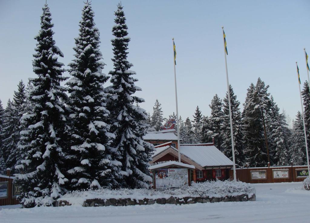 Tomtelandstugan Mora Bagian luar foto