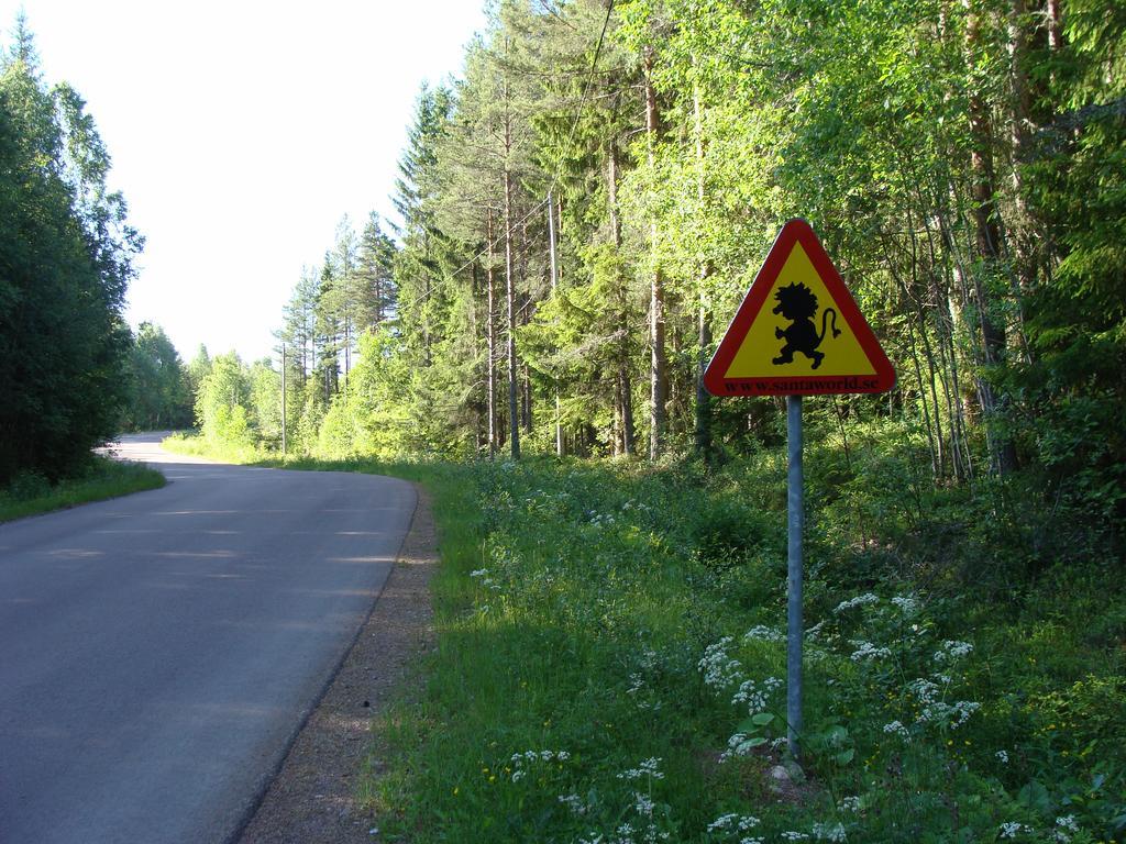 Tomtelandstugan Mora Bagian luar foto