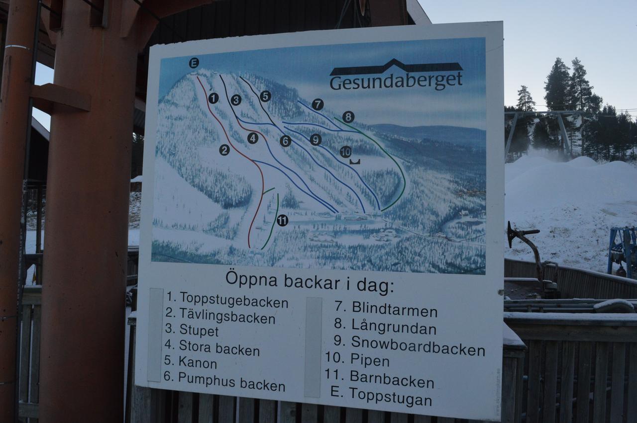 Tomtelandstugan Mora Bagian luar foto